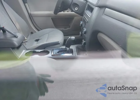 2010 Ford Fusion Se from USA, damaged, VIN 3FAHP0HGXAR175461